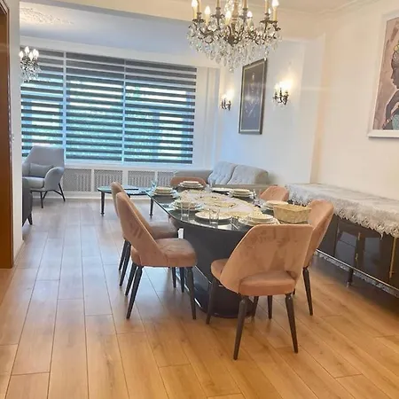 Apartment Smf Suites 4+1 Luxery Flat