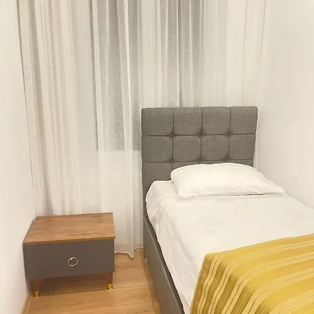 Apartment Smf Suites 4+1 Luxery Flat *