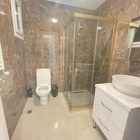 Smf Suites 4+1 Luxery Flat